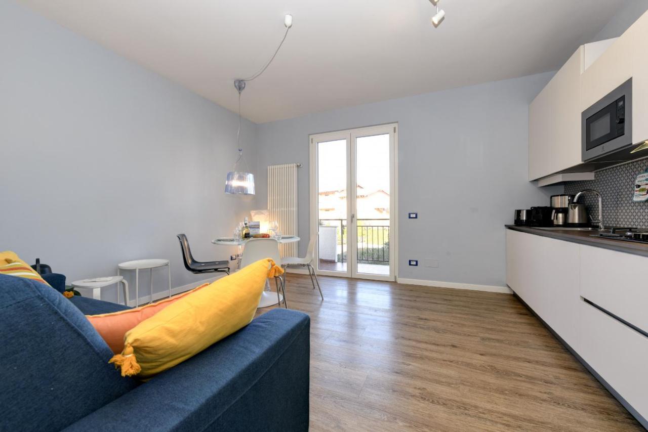 Blue Suite Apartment 西尔米奥奈 外观 照片